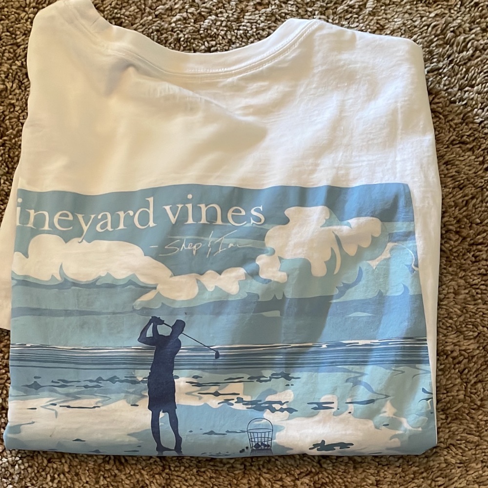 Vineyard vines t shirt